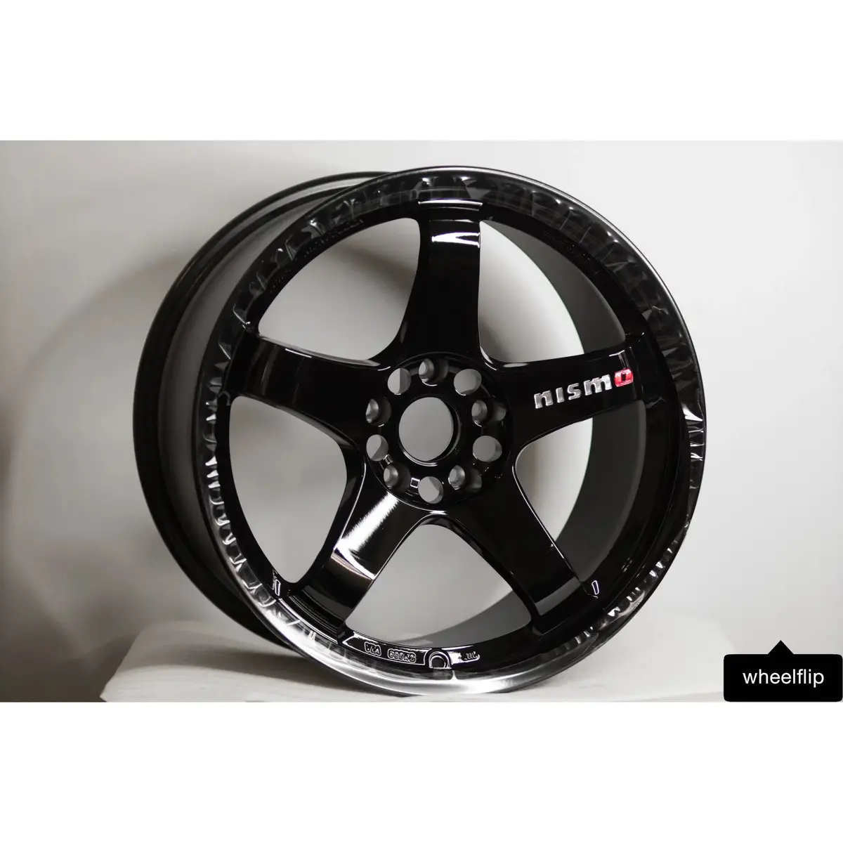 Nismo Lmgt4 / Gloss Black | 18X9.5 | 18X10.5 | 5X114.3 | +12Mm | +15Mm Offset 1