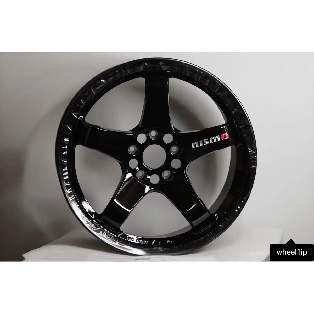 Nismo Lmgt4 / Gloss Black | 18X9.5 | 18X10.5 | 5X114.3 | +12Mm | +15Mm Offset 2