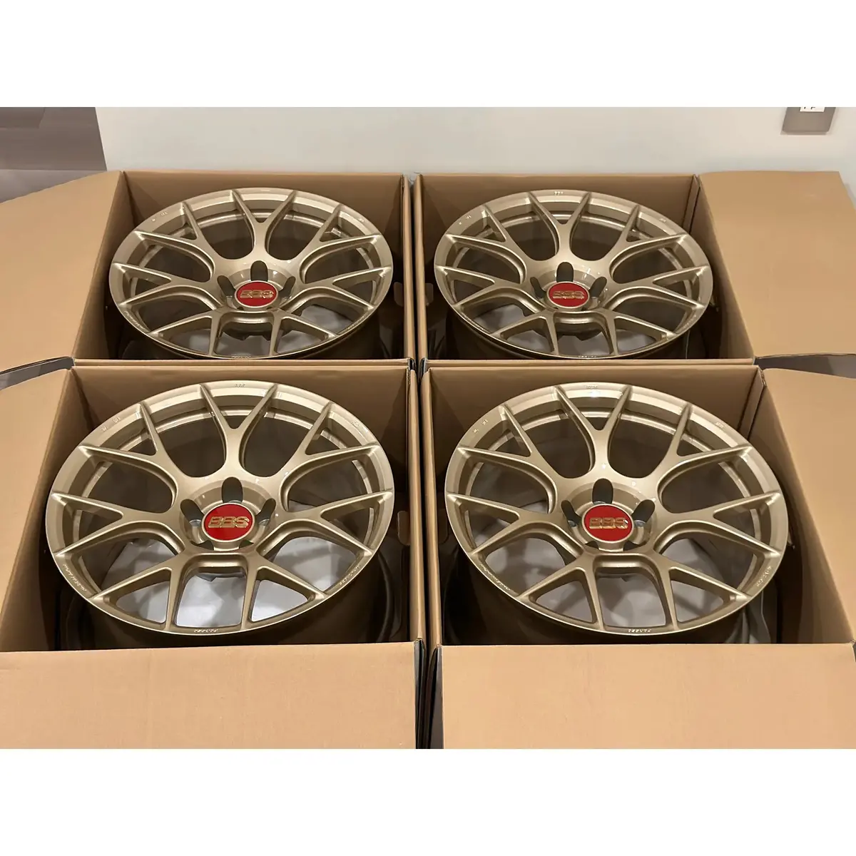 Bbs Re-V7 / Gold | 18X9.5 | 5X114.3 | +22Mm Offset 1