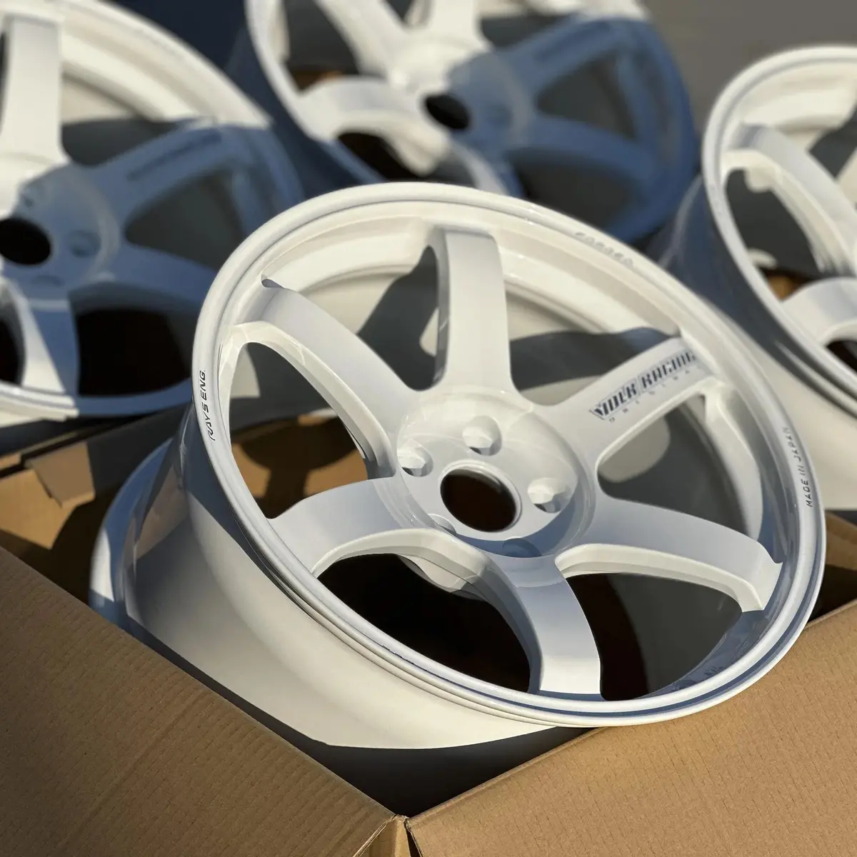 Volk Racing Te37 Saga S-Plus / Dash White | 18X10 | 5X114.3 | +35Mm Offset 2