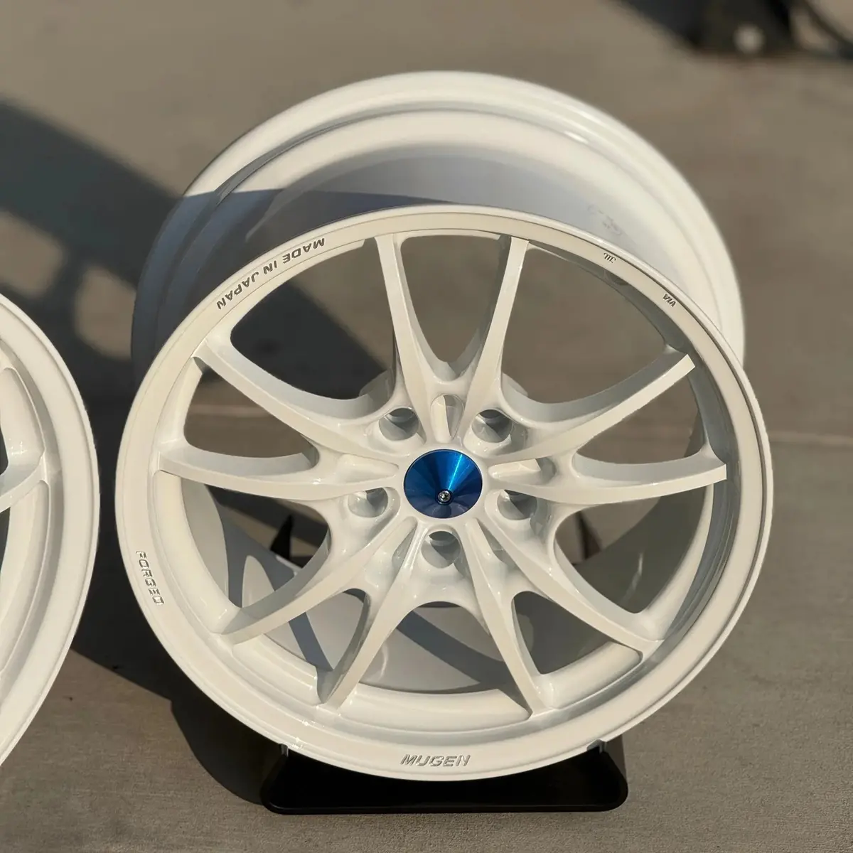 Mugen Mf10 / White | 17X8.5 | 5X114.3 | +40Mm Offset 1