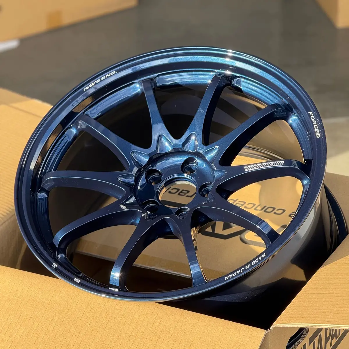 Volk Racing Ce28n-Plus / Mag Blue | 18X9.5 | 5X100 | +41Mm Offset 2