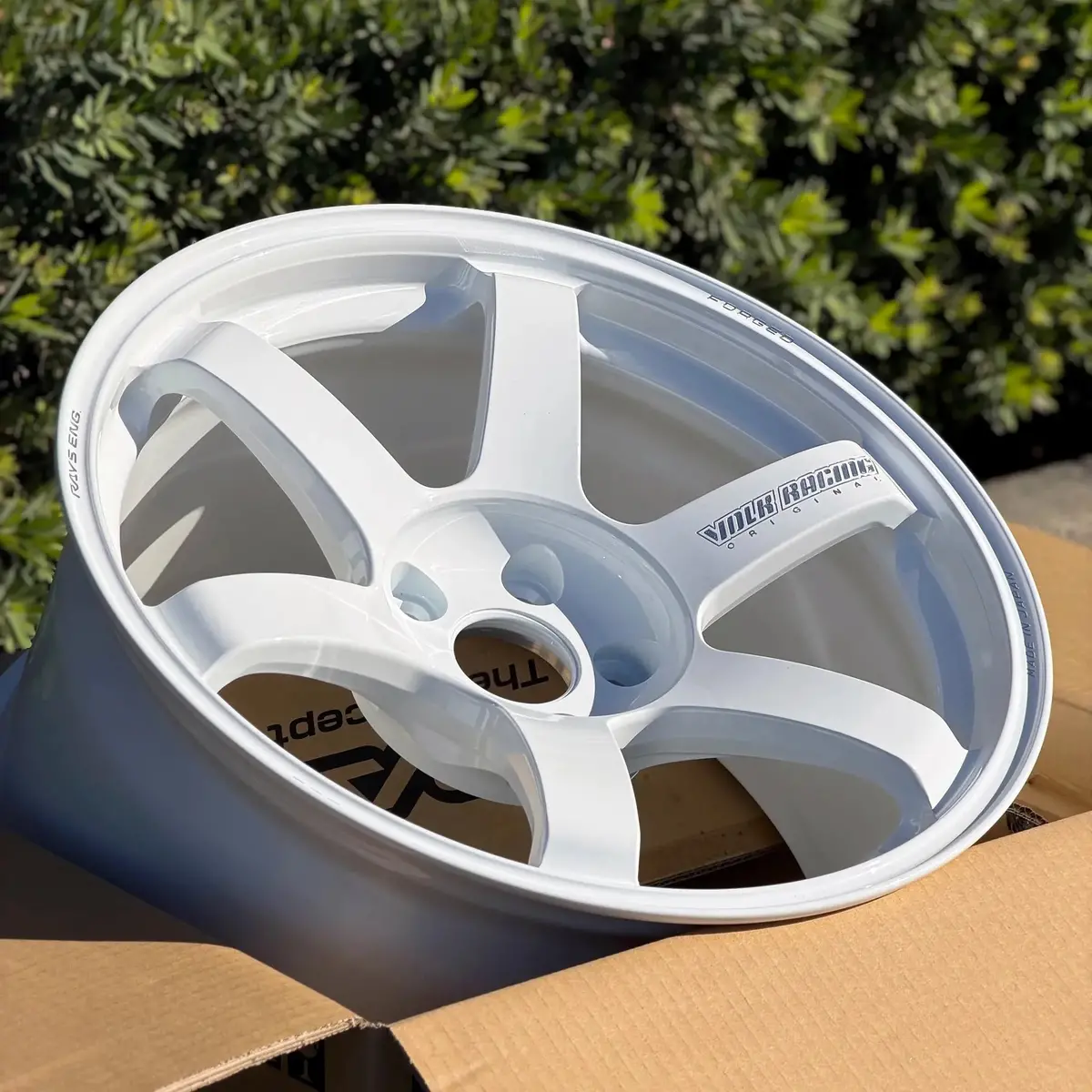 Volk Racing Te37 Saga S-Plus / Dash White | 18X9.5 | 5X114.3 | +22Mm Offset 1