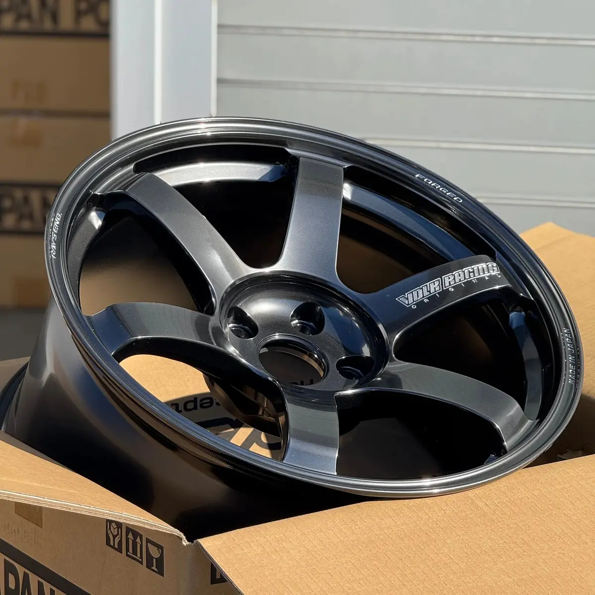 Volk Racing Te37 Saga S-Plus / Shining Black Metal | 18X9.5 | 5X114.3 | +22Mm Offset 1