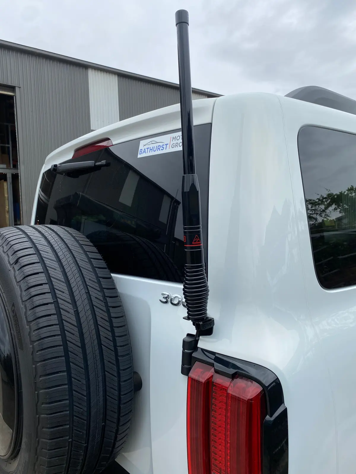 Gmf4x4 Tg-222D Gwm Tank 300 Tailgate Boot Hinge Uhf Antenna Bracket - Driver Side 1