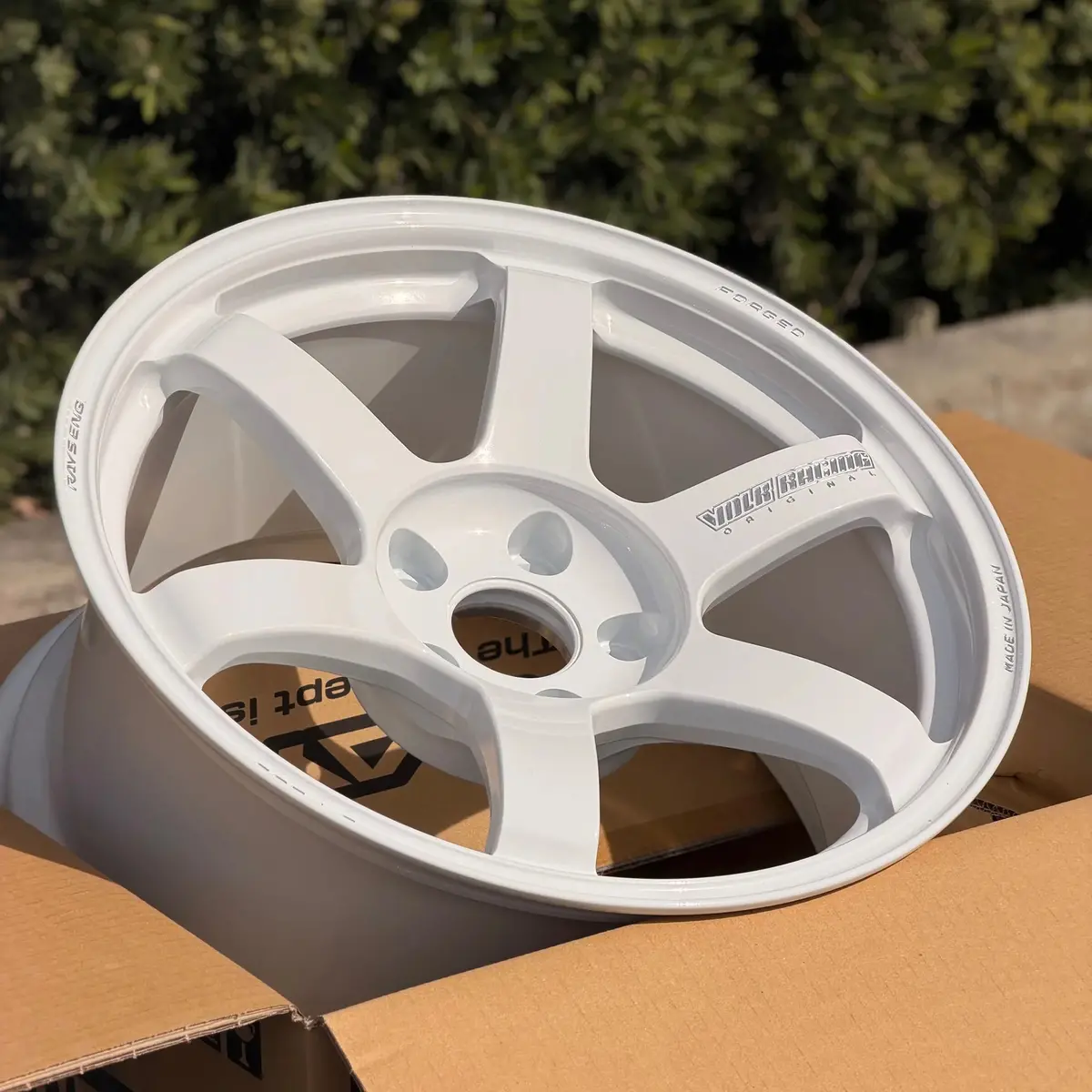 Volk Racing Te37 Saga S-Plus / Dash White | 17X9 | 5X114.3 | +22Mm Offset 1