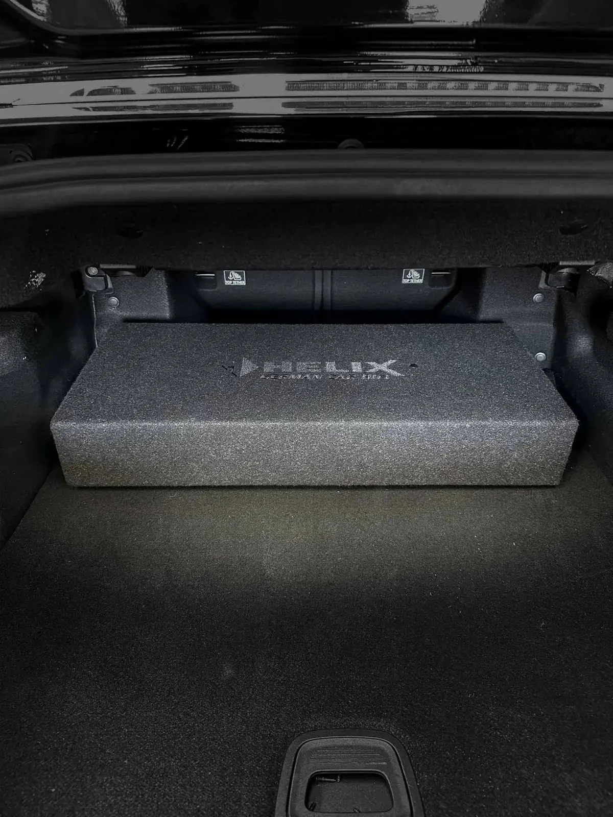 Helix K 10Se.2 10" 300W Rms Vented Subwoofer Bench Box 2X2ω – Compact, High-Performance Bass 1