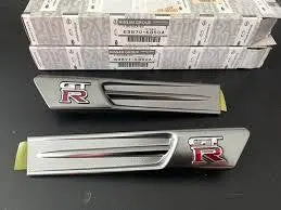 Genuine Nissan Gt-R R35 Front Side Fender Pure Emblem Silver Right & Left Set 1
