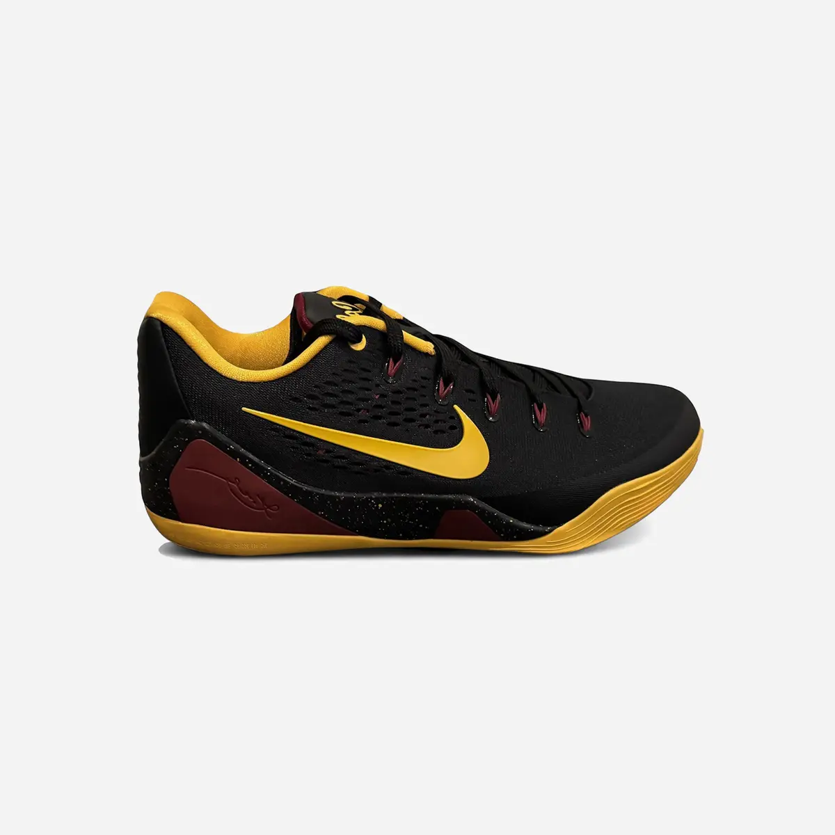 Nike Kobe 9 Em Low Protro Usc Trojans Pe Black 1